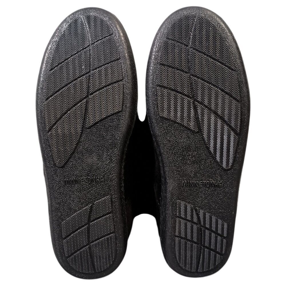 Minnetonka Suede Real Sheepskin Slipper Boots Womens 10 Black Fur Lining - Picture 14 of 14
